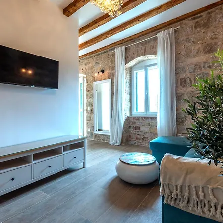 Marasovic & Deluxe Lägenhet Split