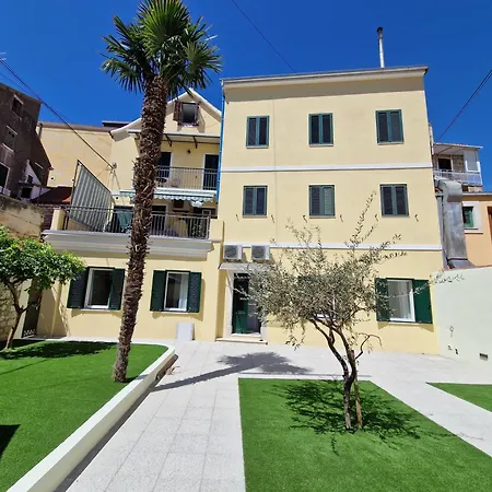 Marasovic & Deluxe Lägenhet