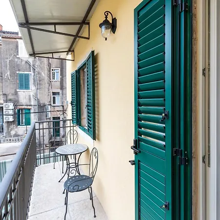 Marasovic & Deluxe Lägenhet