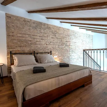 Marasovic & Deluxe شقة *