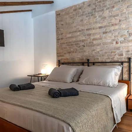 Marasovic & Deluxe *