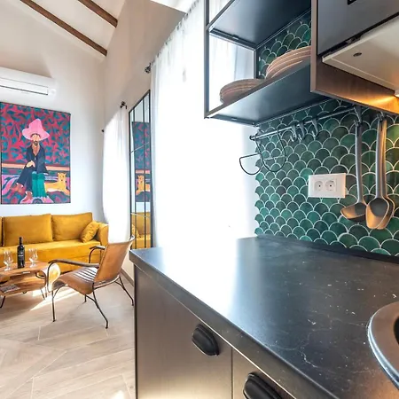 Marasovic & Deluxe شقة *