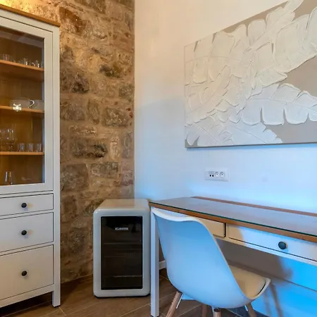 Marasovic & Deluxe شقة سبليت